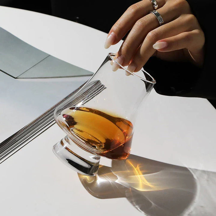 Verres à whisky transparents en lot de 4, pour une dégustation stylée de vos spiritueux préférés.