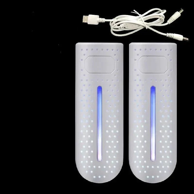 Appareil d'entretien chaussures: sèche-chaussures avec lumière UV pour une désinfection complète.