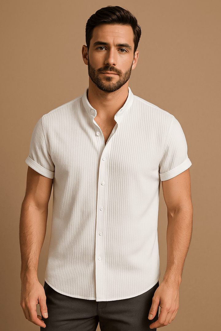 Chemise homme en coton doux, manches longues, idéale pour un confort durable et un style soigné.