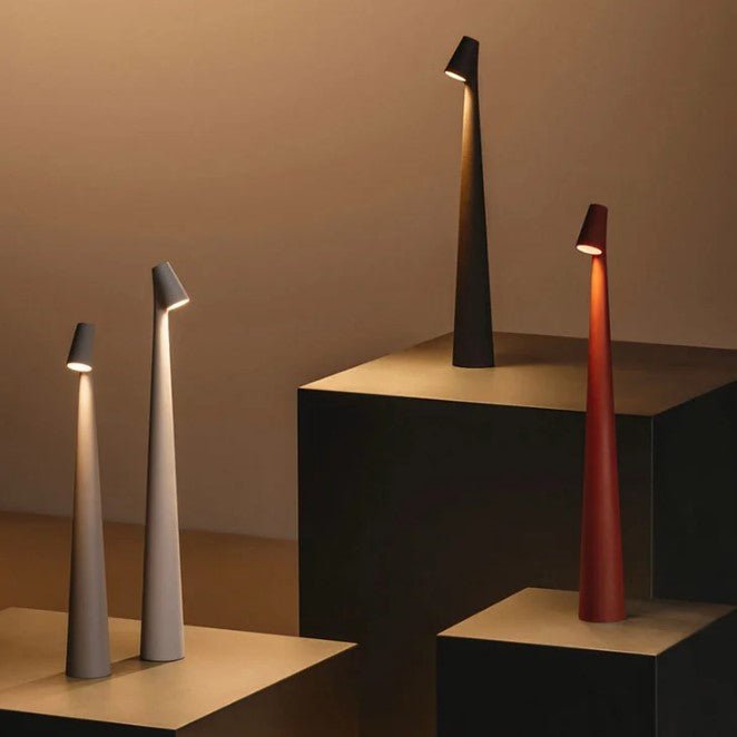 Éclairage d'ambiance portable LED, sans fil, dimmable, pour une décoration intérieure chic.