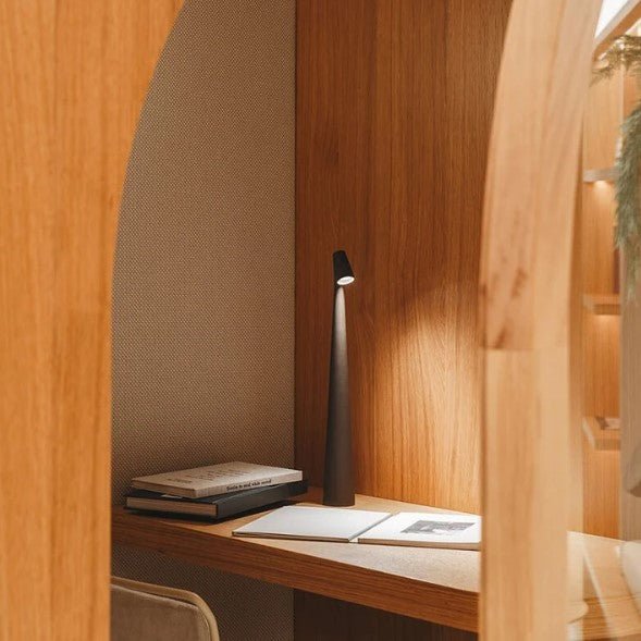 Lampe d'appoint LED rechargeable, sans fil, ambiance douce pour vos soirées à la maison.