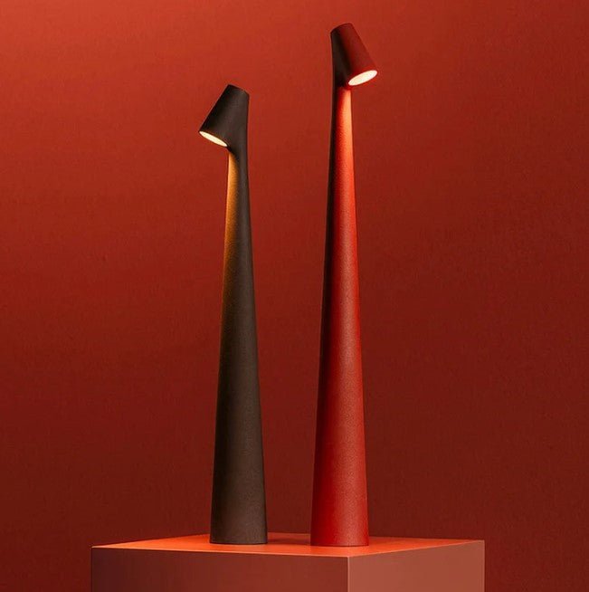 Lampe de table moderne, LED rechargeable, lumière douce, idéale pour tout intérieur.