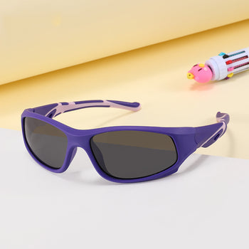 Lunettes de soleil enfant polarisées, protection solaire optimale, incassables, flexibles, pour les jeunes aventuriers en extérieur.