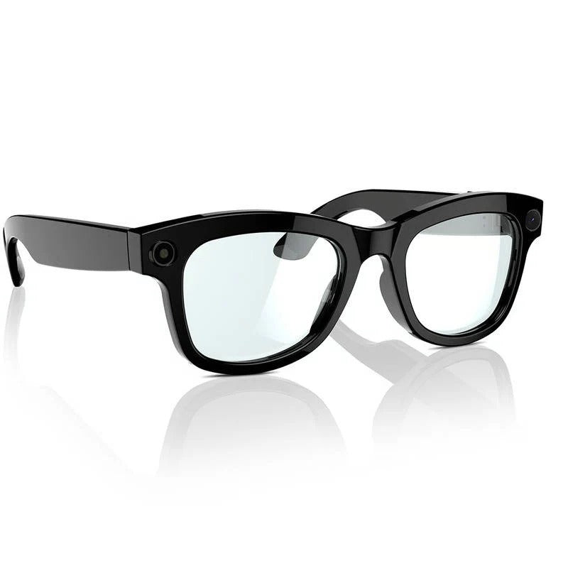 Personne portant des lunettes intelligentes enregistrant des vidéos HD et passant des appels mains libres avec Bluetooth.