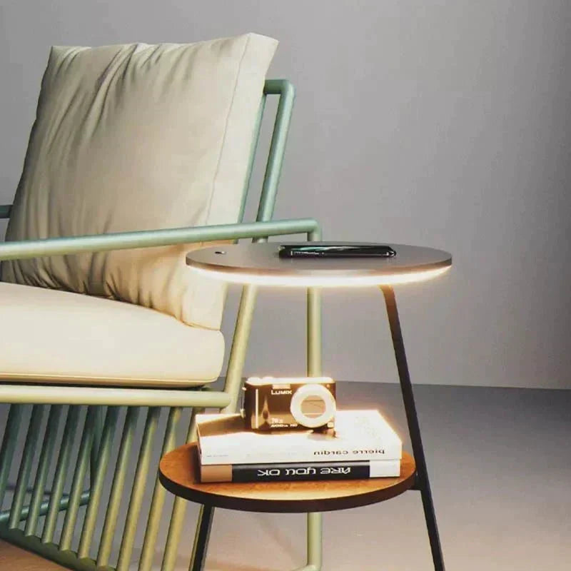 Table de salon style moderne avec cadre en acier et plateau finition pierre. Meuble design.