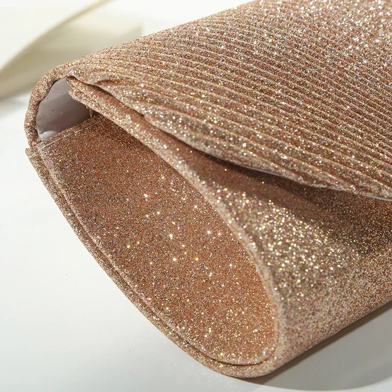 Pochette champagne Celestia scintillante pour soirée, élégante avec bandoulière. Accessoire glamour pour femme.