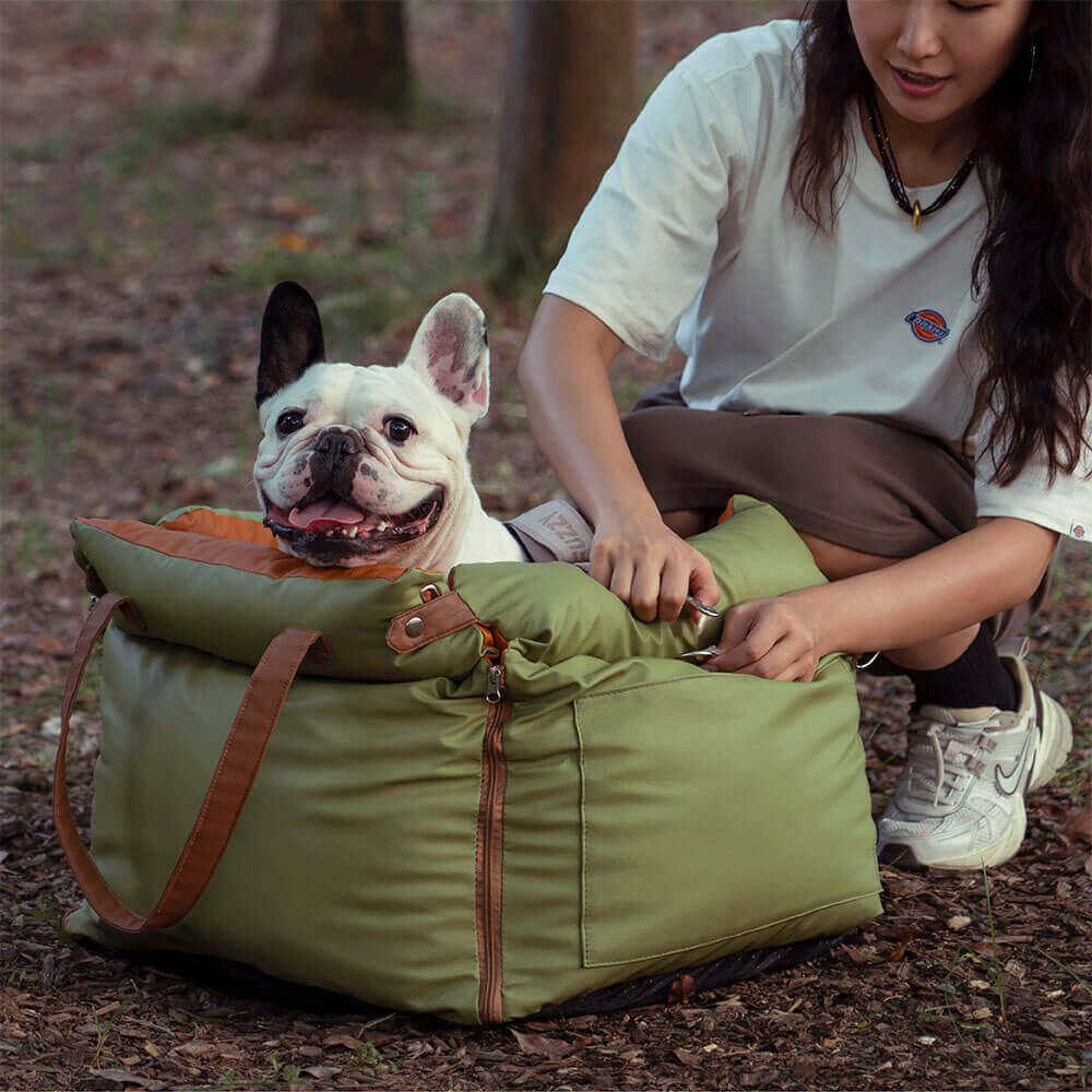 Sécurité passive pour chien : siège auto en simili cuir élégant.