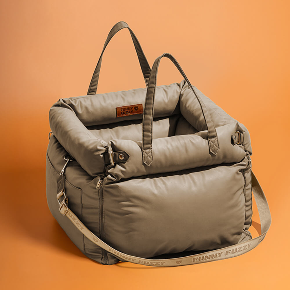Siège auto premium pour chien, idéal pour les animaux de toutes tailles.