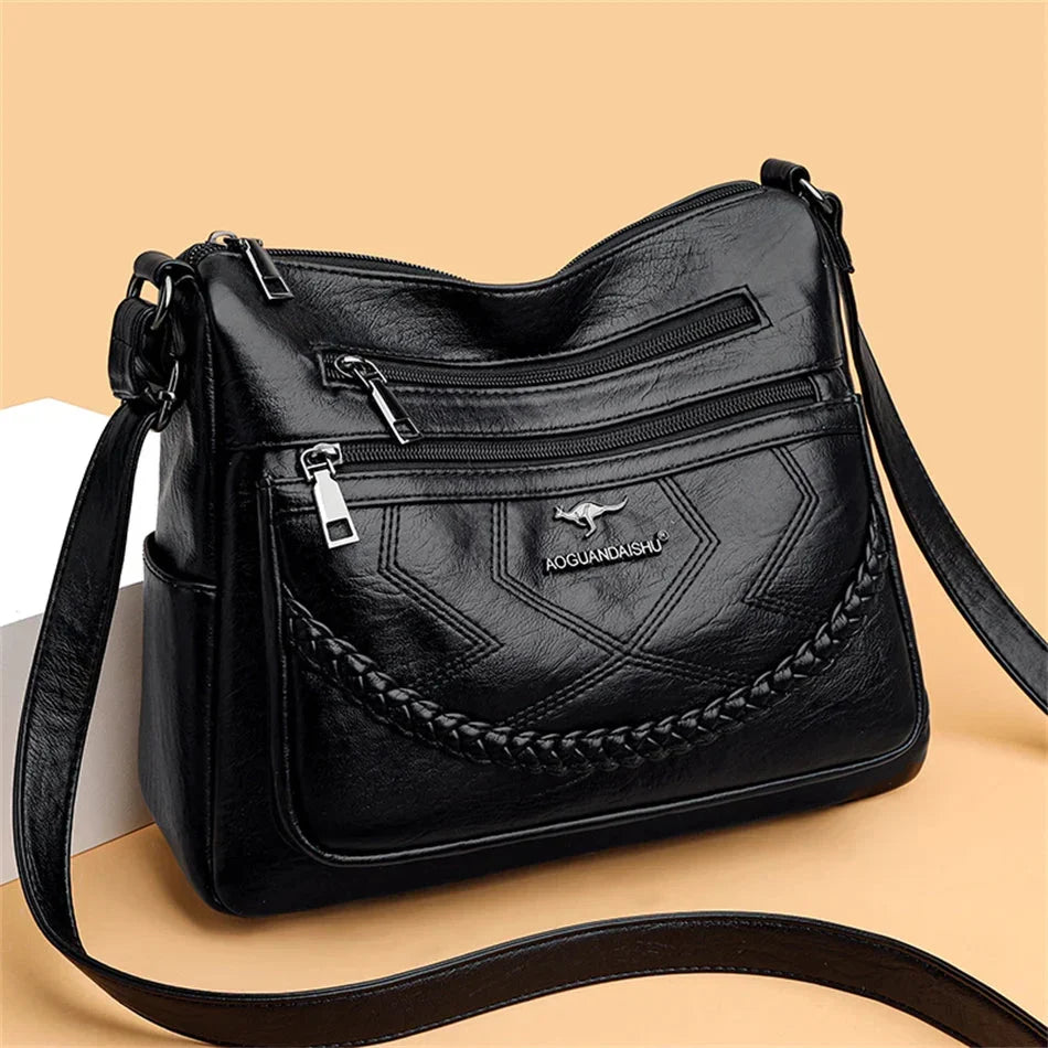 Sac bandoulière femme alliant luxe, élégance et confort. Cuir souple, accessoire mode chic et polyvalent.