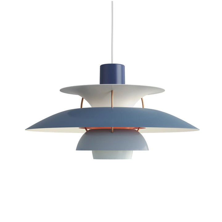 Ce lustre plafonnier LED est une déclaration de style moderne et de luxe pour votre décoration intérieure.