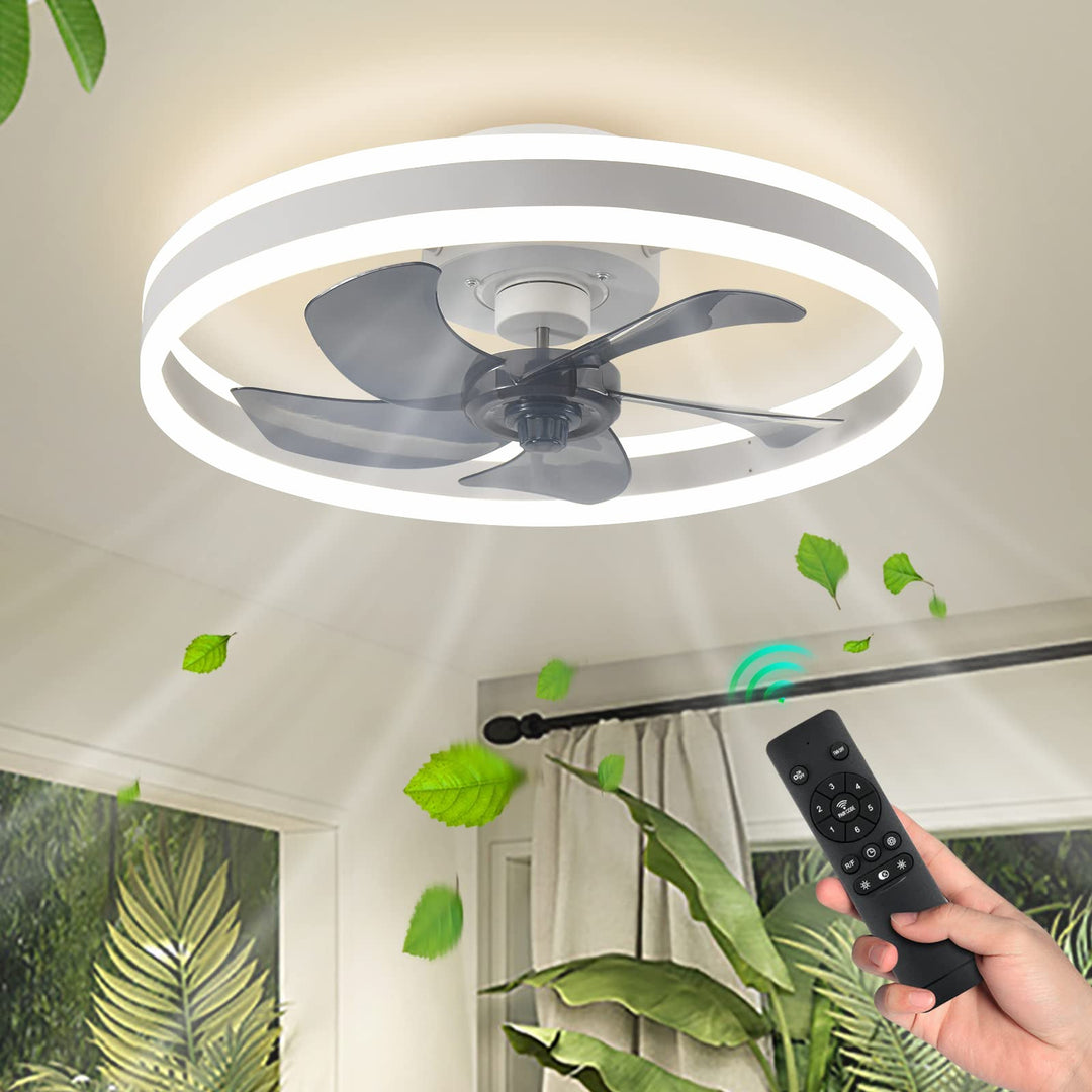Ventilateur de plafond intelligent avec lumière LED intégrée et télécommande pour un confort optimal.