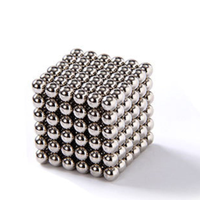 Boules magnétiques ColorMagnet multicolores pour jeu créatif et anti-stress, idéal adultes et enfants.