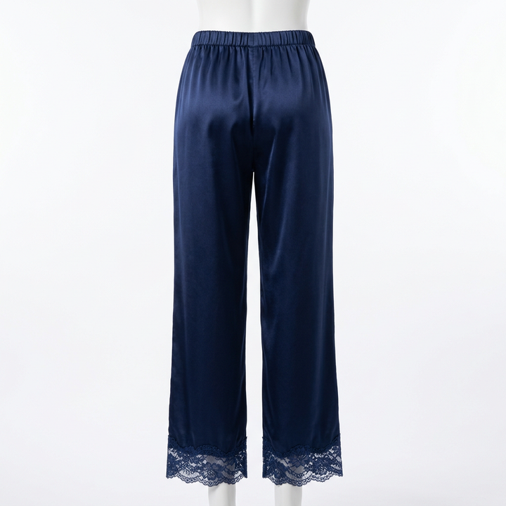 Pyjama femme en soie, design élégant pour la nuit et le loungewear, offrant un confort optimal.
