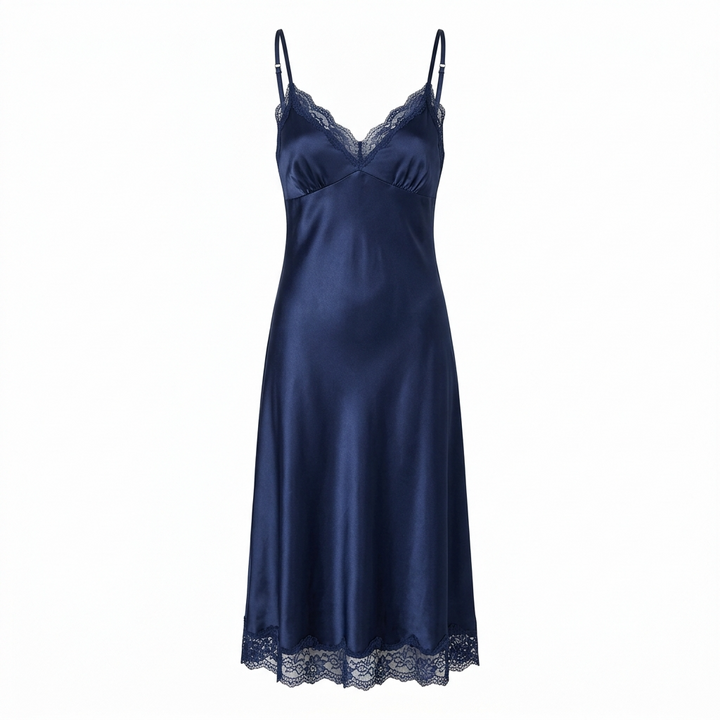 Pyjama de luxe en soie pour femme, alliant confort et élégance pour des moments de détente privilégiés.