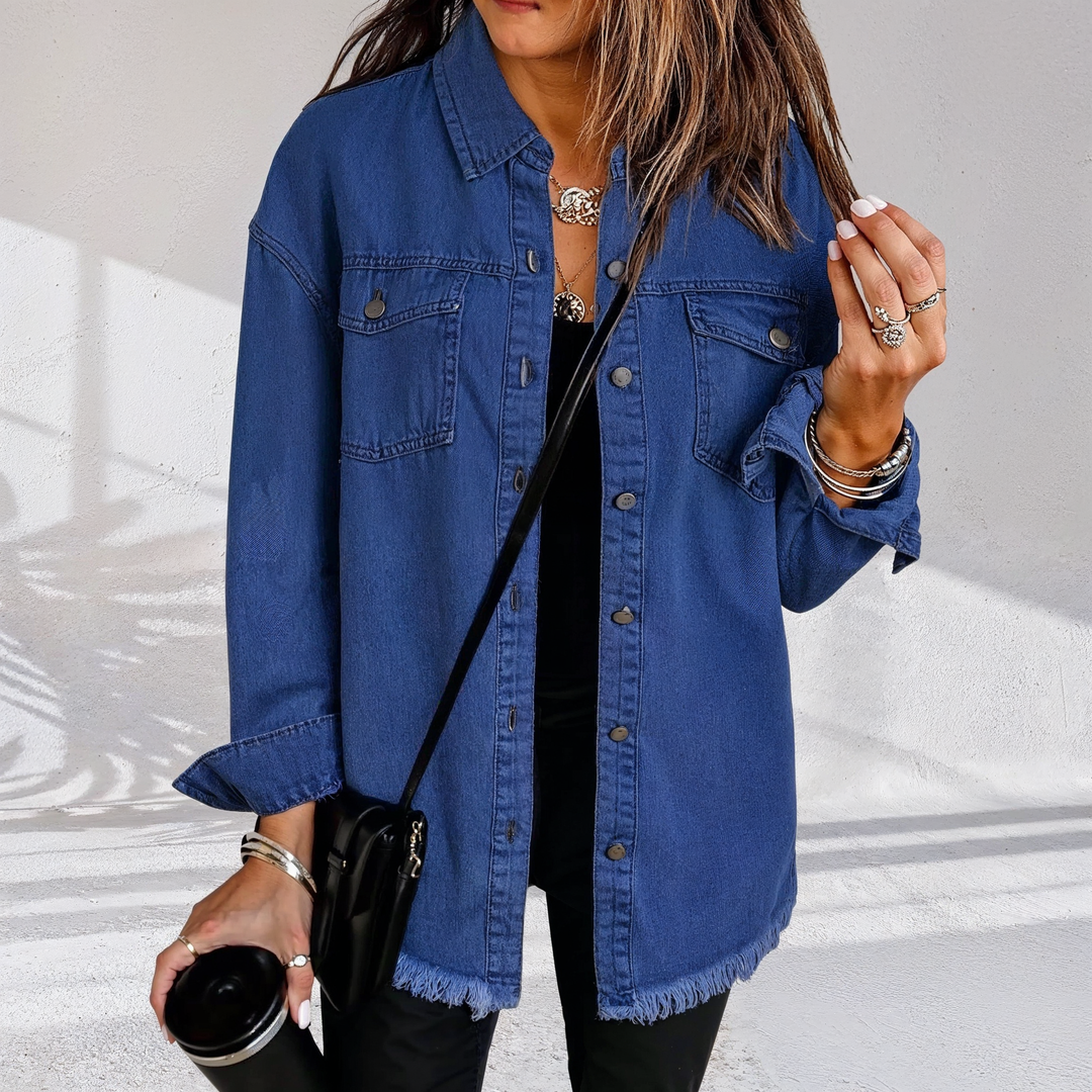 Veste jean femme oversize vintage, toutes saisons. Coupe décontractée pour un look casual chic.