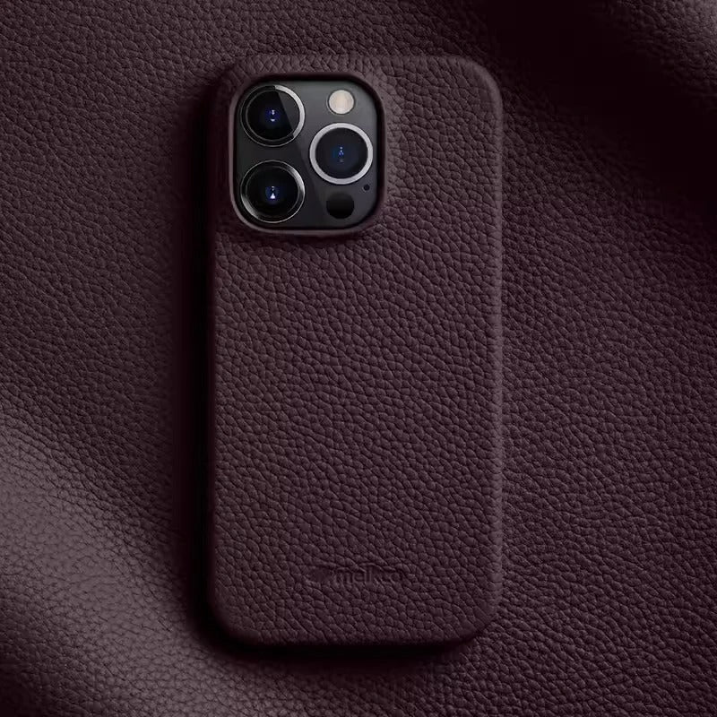 Housse iPhone luxe en cuir, offrant un style incomparable et une protection robuste pour votre portable.