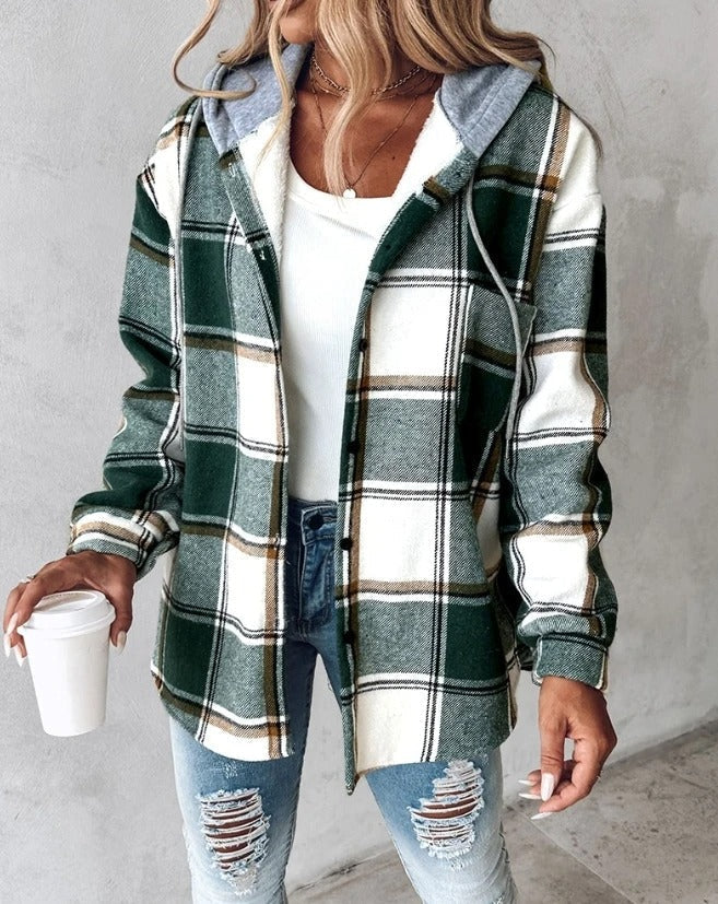 Veste femme à carreaux chic et tendance, idéale pour un look urbain confortable en automne-hiver.