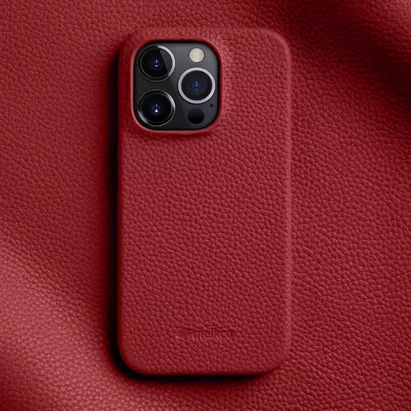 Étui iPhone en cuir véritable noir, offrant une protection élégante et durable pour votre smartphone.
