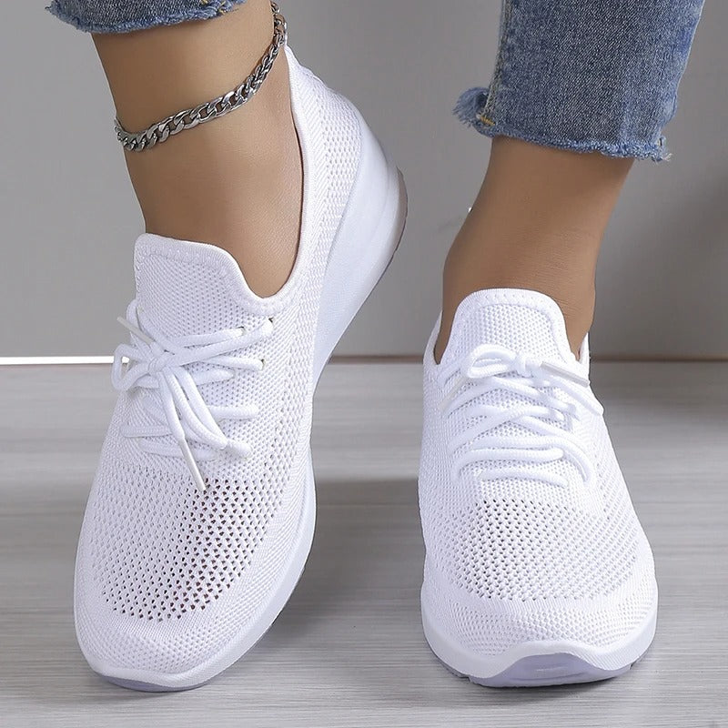 Chaussures ergonomiques femmes, conçues pour le soulagement des douleurs aux pieds et un confort optimal toute la journée.