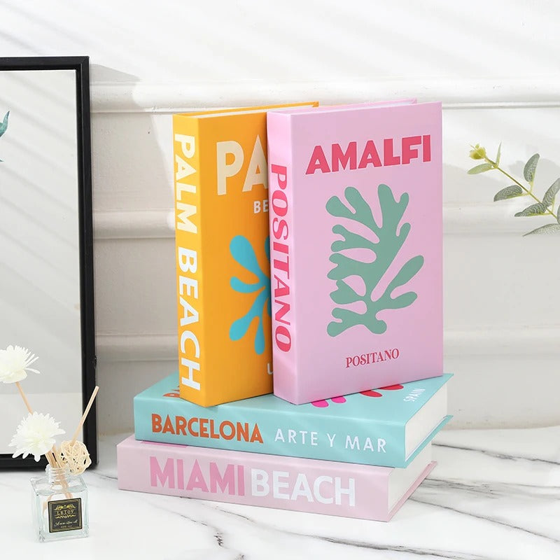Ensemble de livres décoratifs pour salon, ajoutant une touche luxe et style à votre table basse.