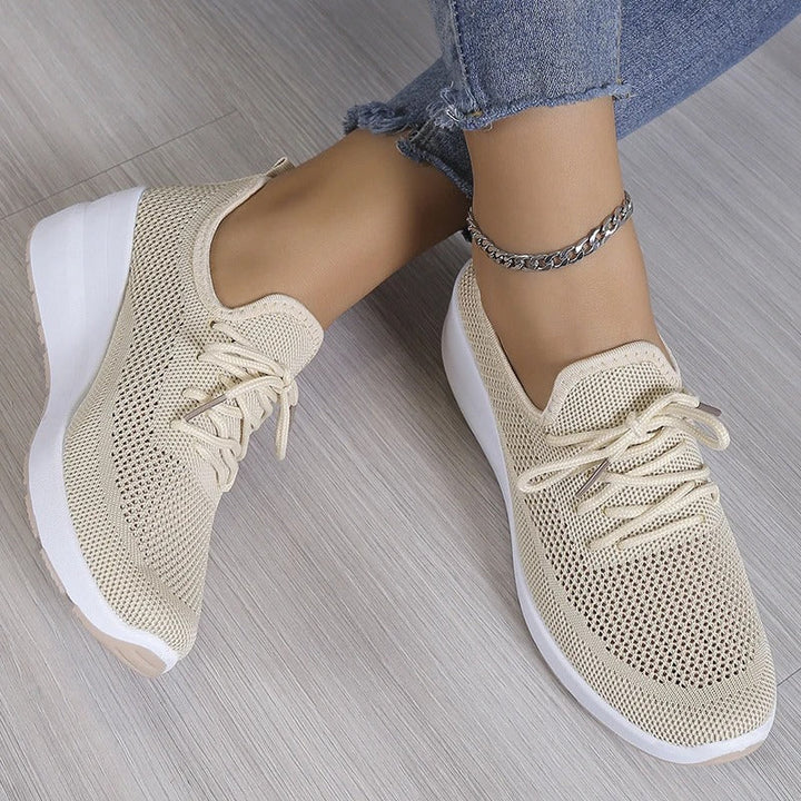 Chaussures confortables pour femmes aux pieds sensibles, procurant bien-être et soutien orthopédique essentiel au quotidien.