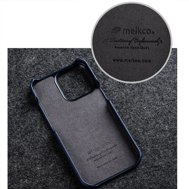 Intérieur de l'étui iPhone en cuir, doublure douce assurant une protection supplémentaire.