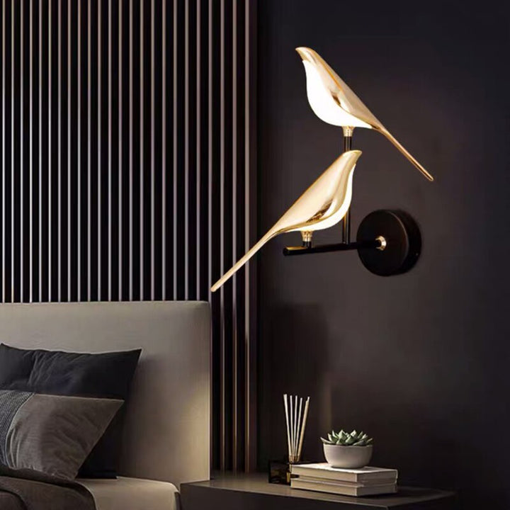 Éclairage intérieur moderne : applique murale LED oiseau, design élégant. Décoration lumineuse pour maison.