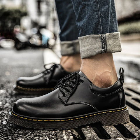 Souliers hommes Milo, élégance décontractée, parfaits pour un look soigné et polyvalent.