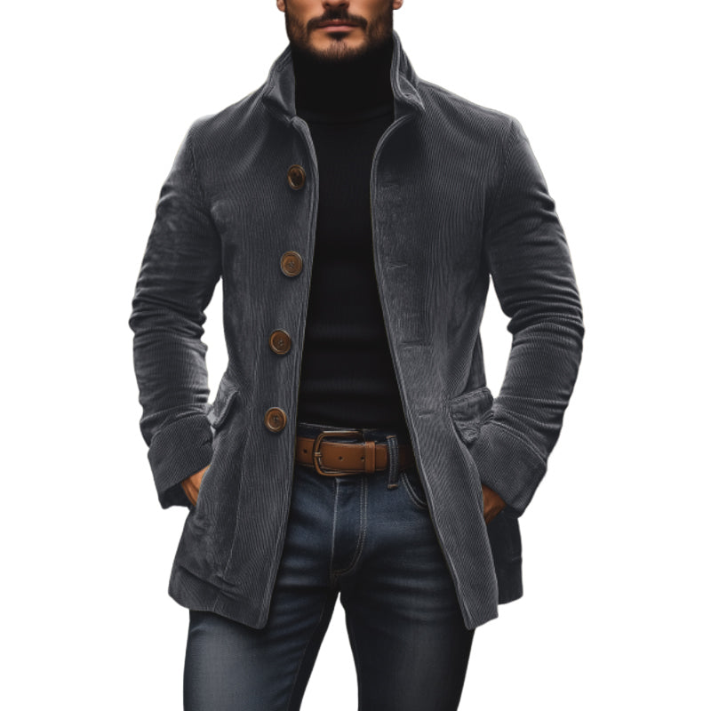 Manteau homme velours côtelé, veste courte coupe ajustée, silhouette élégante, mode masculine hiver.