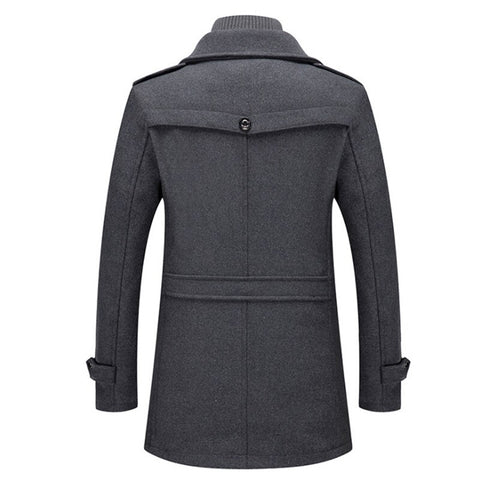Veste homme élégante avec doublure isolante, style masculin pour les journées froides d'hiver.
