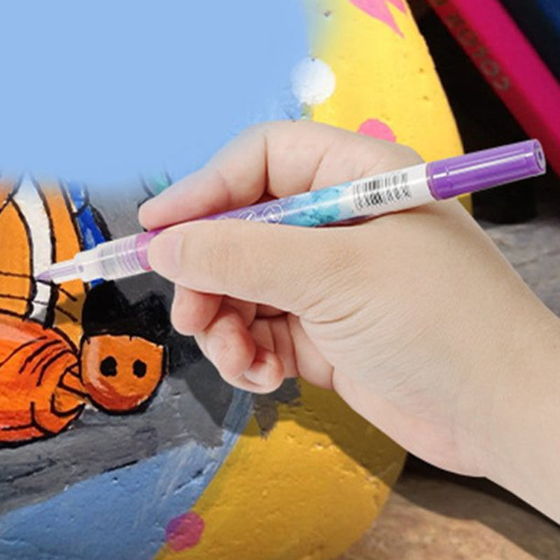 Set de marqueurs pour Nail Art, idéal pour des designs d'ongles uniques et créatifs.