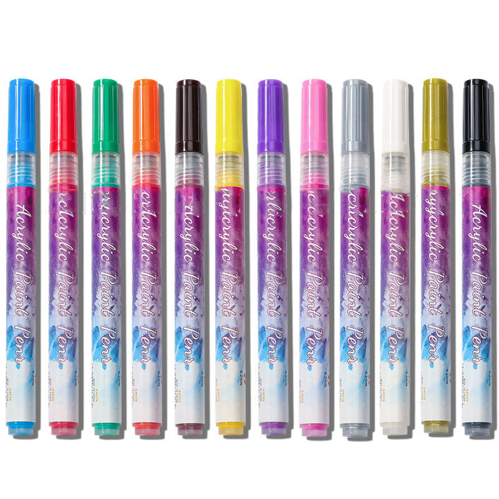 Décorez vos ongles avec ces marqueurs Nail Art de précision pour une manucure originale.