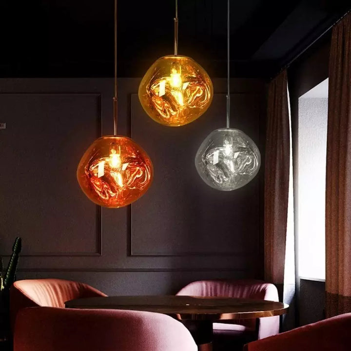 Lampe suspension design Melt, intégration parfaite dans une décoration intérieure moderne et chic. Éclairage.
