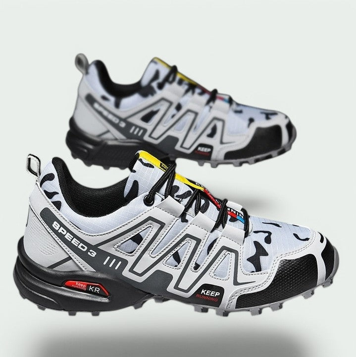 Chaussures de randonnée robustes pour hommes, imperméables, avec adhérence optimale pour l'aventure en montagne.