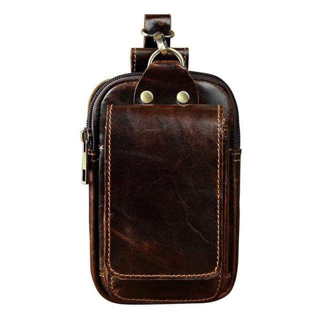 Sacoche de poitrine homme en cuir véritable marron, sécurisée et stylée pour l'aventure.