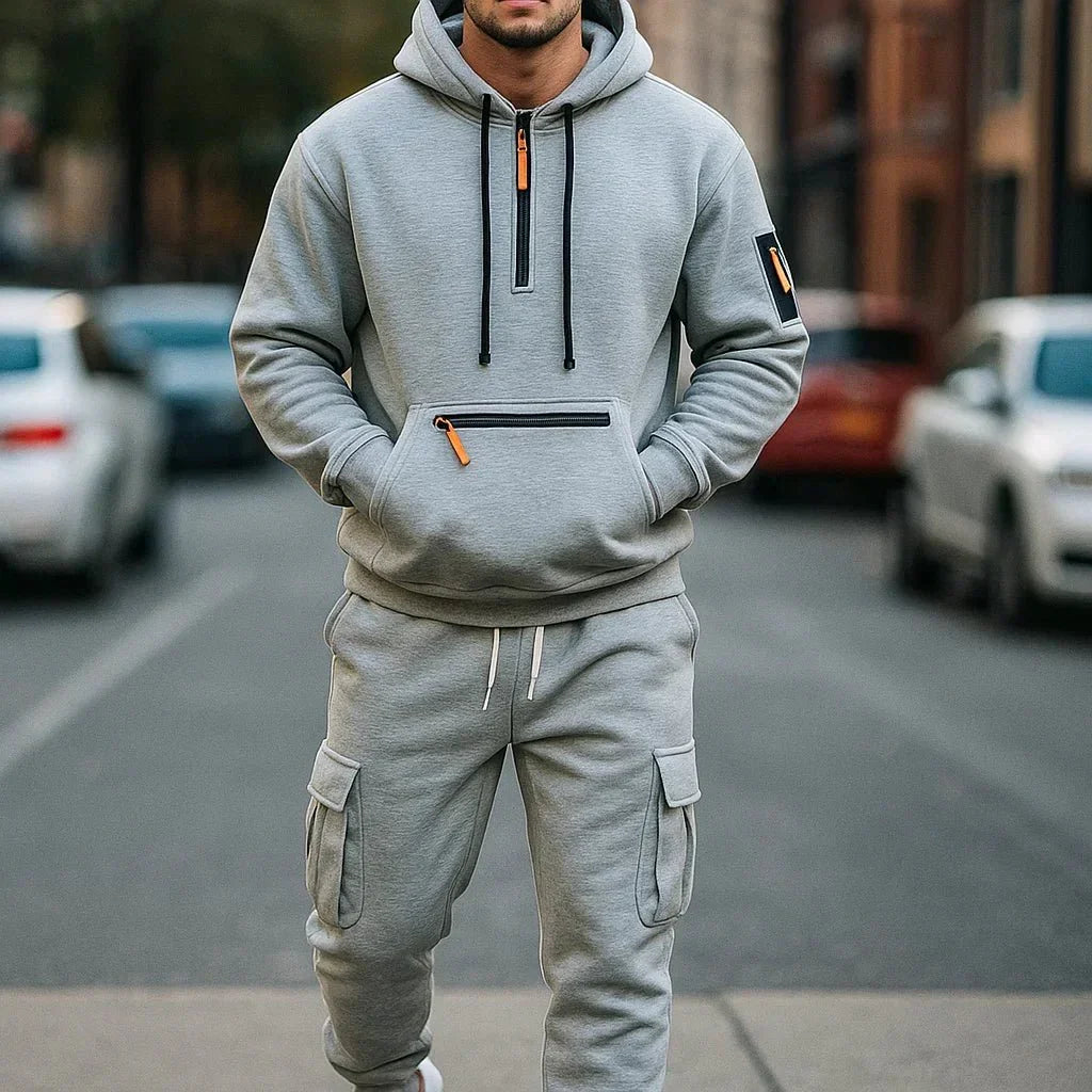 Ensemble homme sweat-shirt et pantalon cargo décontracté, confortable et stylé pour une tenue urbaine polyvalente.