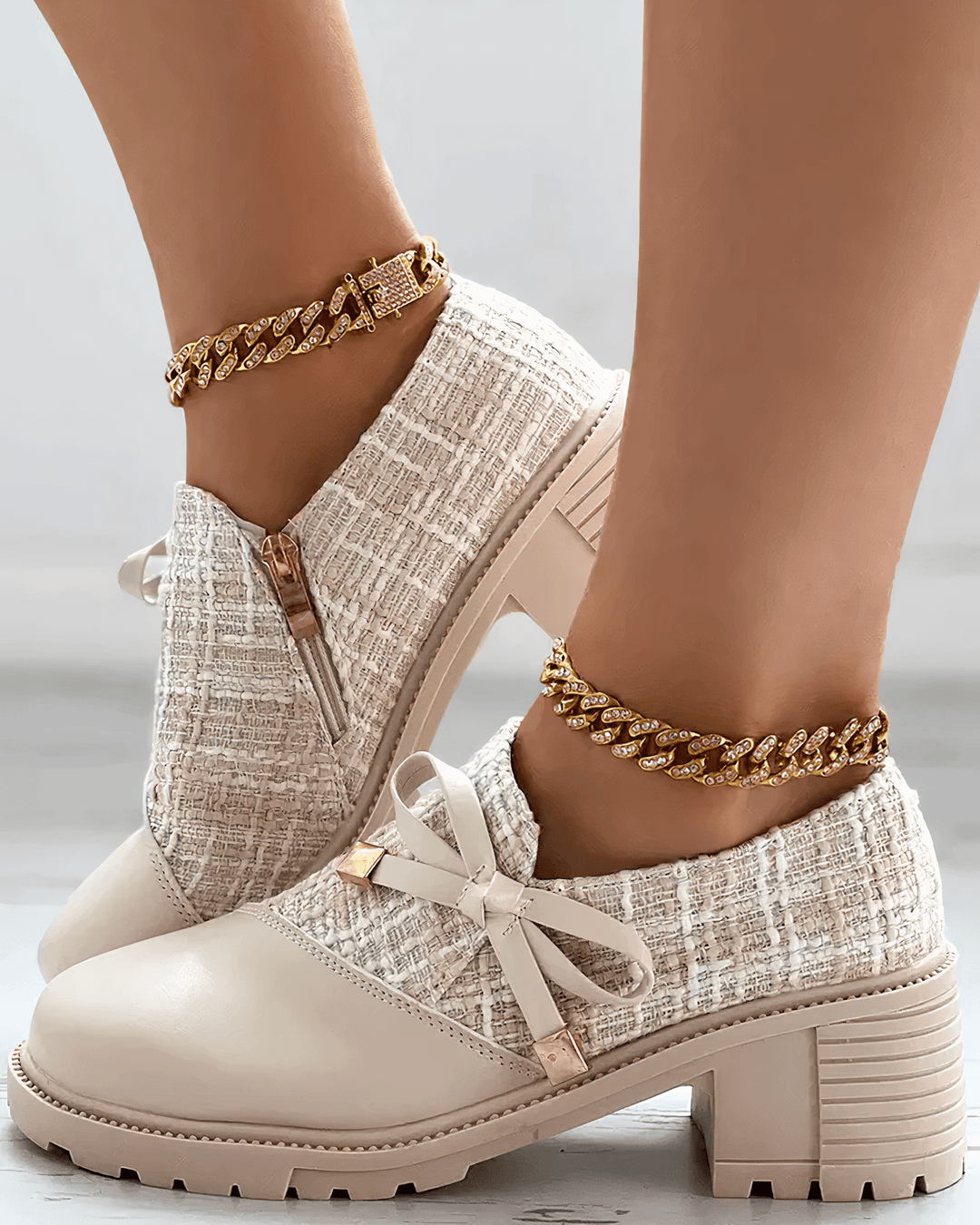 Mocassins à talon bloc sophistiqués pour femmes. Chaussures élégantes et confortables, idéales pour le bureau ou ville.