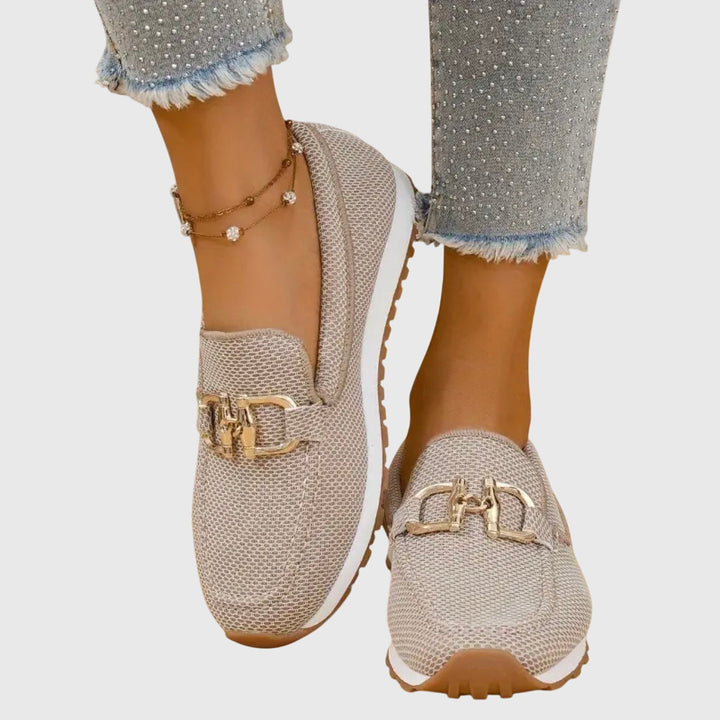 Mocassins orthopédiques femme noirs, style élégant et confort ergonomique pour usage quotidien.