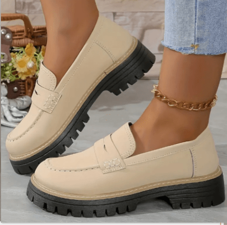 Mocassins roses orthopédiques femme, chaussures plates confortables à bout rond, style quotidien.