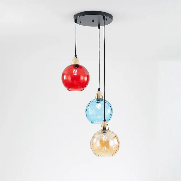 Lustre design 3 ampoules LED, éclairage intérieur sophistiqué et moderne.