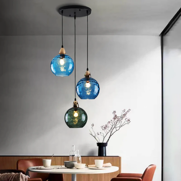 Suspension moderne 3 globes, lustre contemporain pour salle à manger lumineuse.
