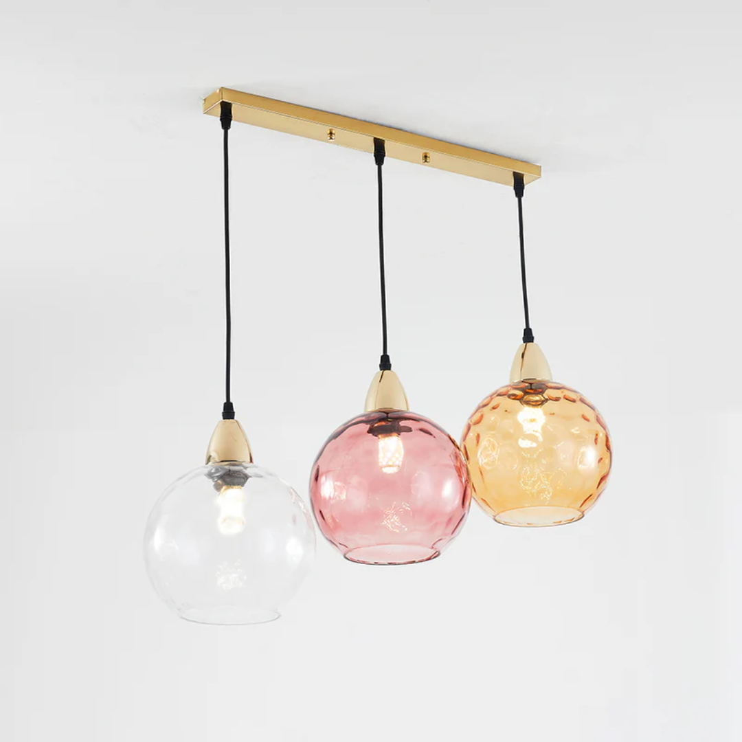 Cluster de 3 lampes, lustre élégant pour éclairage intérieur contemporain.