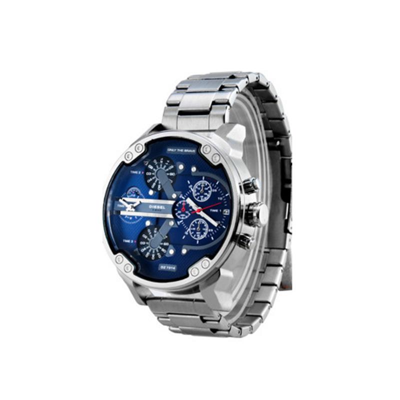 Montre chronographe quartz homme au poignet, design moderne et fiable, parfaite pour le style actif.