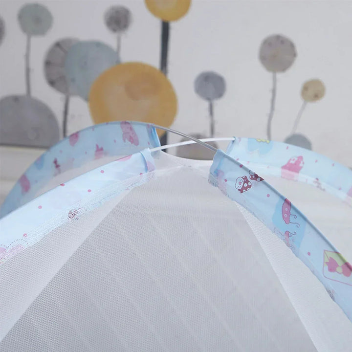 Moustiquaire pliable et portable pour bébé et enfant, design beige, assure un sommeil protégé des insectes.