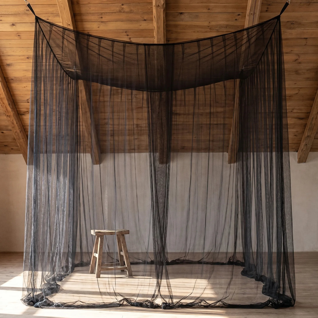 Grande moustiquaire de camping, protection anti-insectes pour extérieur et nuits paisibles sous les étoiles.