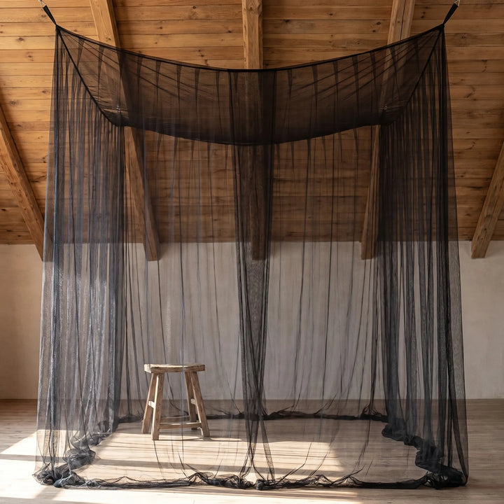 Grande moustiquaire de camping, protection anti-insectes pour extérieur et nuits paisibles sous les étoiles.