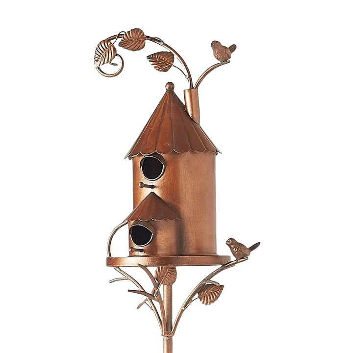 Nichoir décoratif élégant sur piquet pour jardin et terrasse. Abri oiseaux métal, cadeau jardinier unique.
