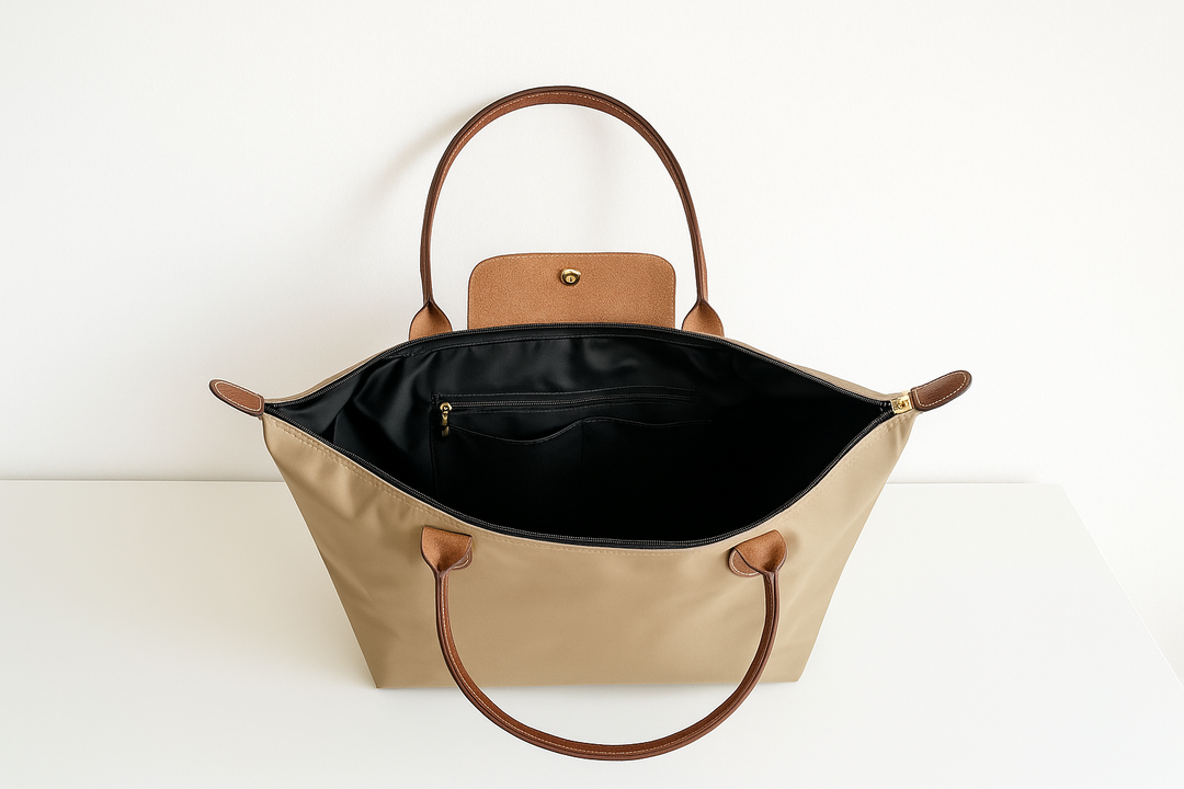 Gros plan sur les détails luxueux du sac à main pour femme. Qualité supérieure, finitions impeccables, un sac élégant et moderne.