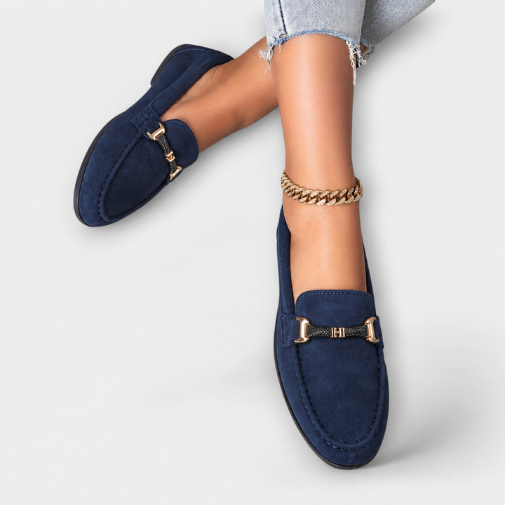 Profil des mocassins Noémie légers. Chaussures plates souples et élégantes pour femmes, style décontracté chic.