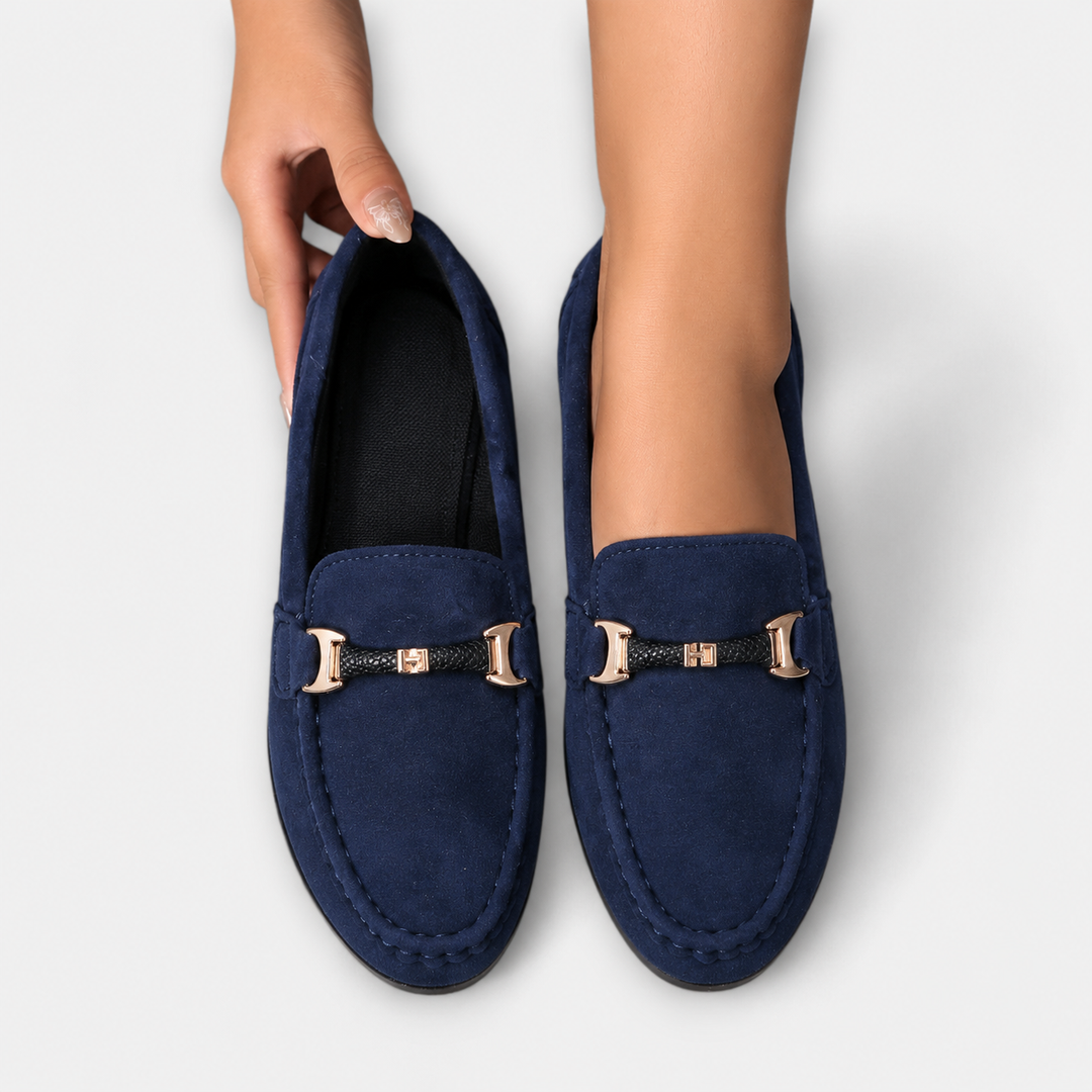 Vue de dessus des mocassins Noémie marine pour femmes. Chaussures décontractées chic, grand confort et sans lacets.